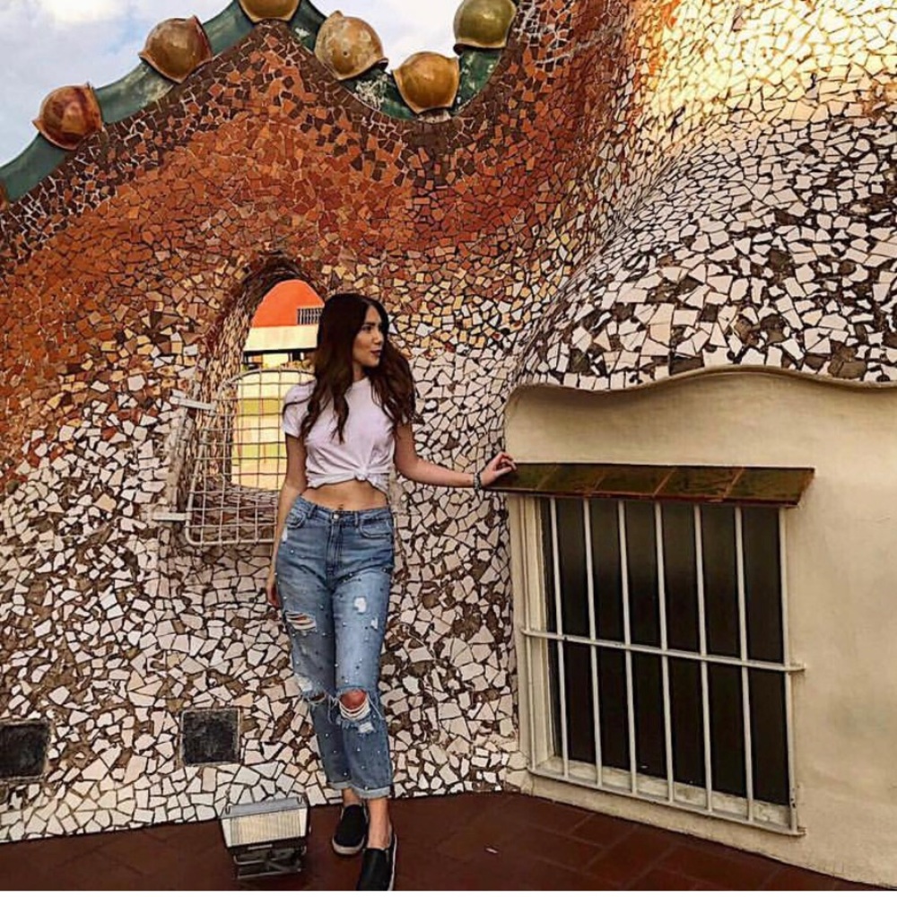 Embellished Ripped Boyfriend Jean